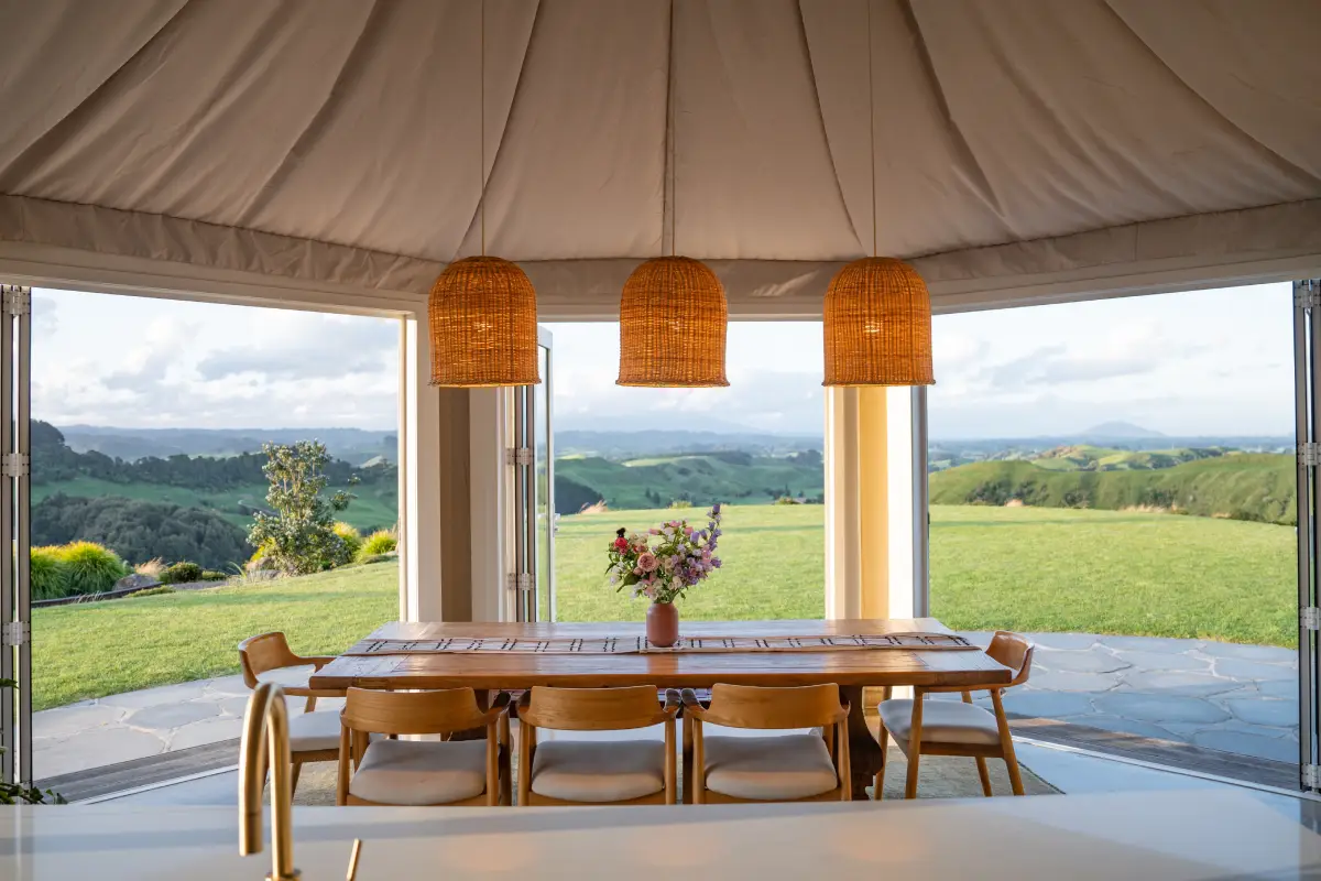 Pōhutukawa Tent cedar hot tub and exterior hilltop retreat, Waitomo NZ